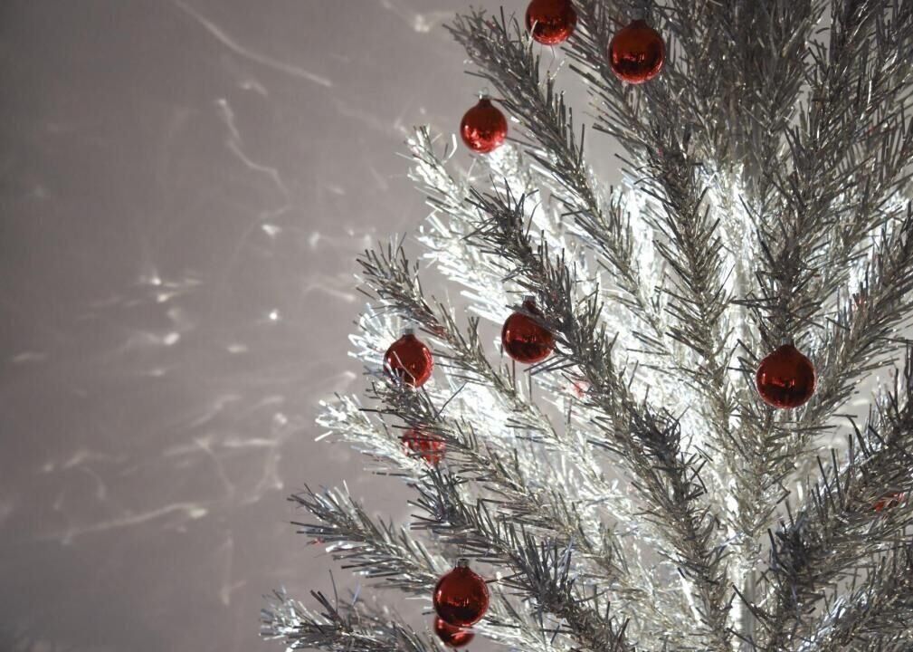 1963: Americans go crazy for aluminum Christmas trees